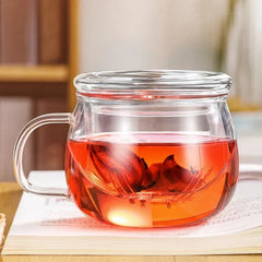 كوب زجاجي شفاف
