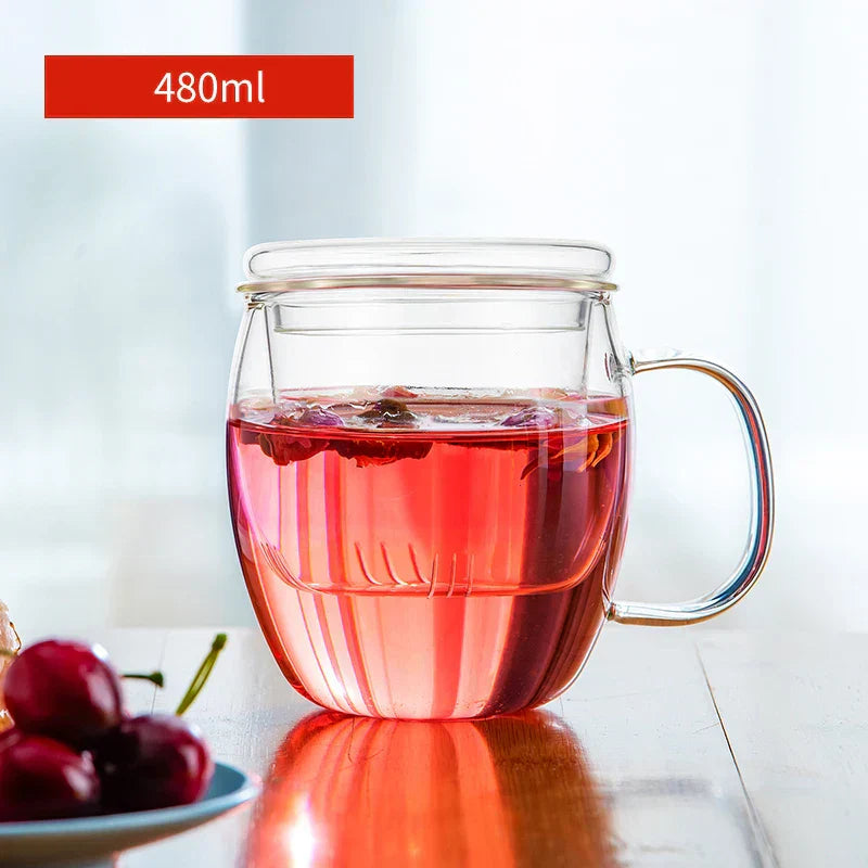 كوب زجاجي شفاف